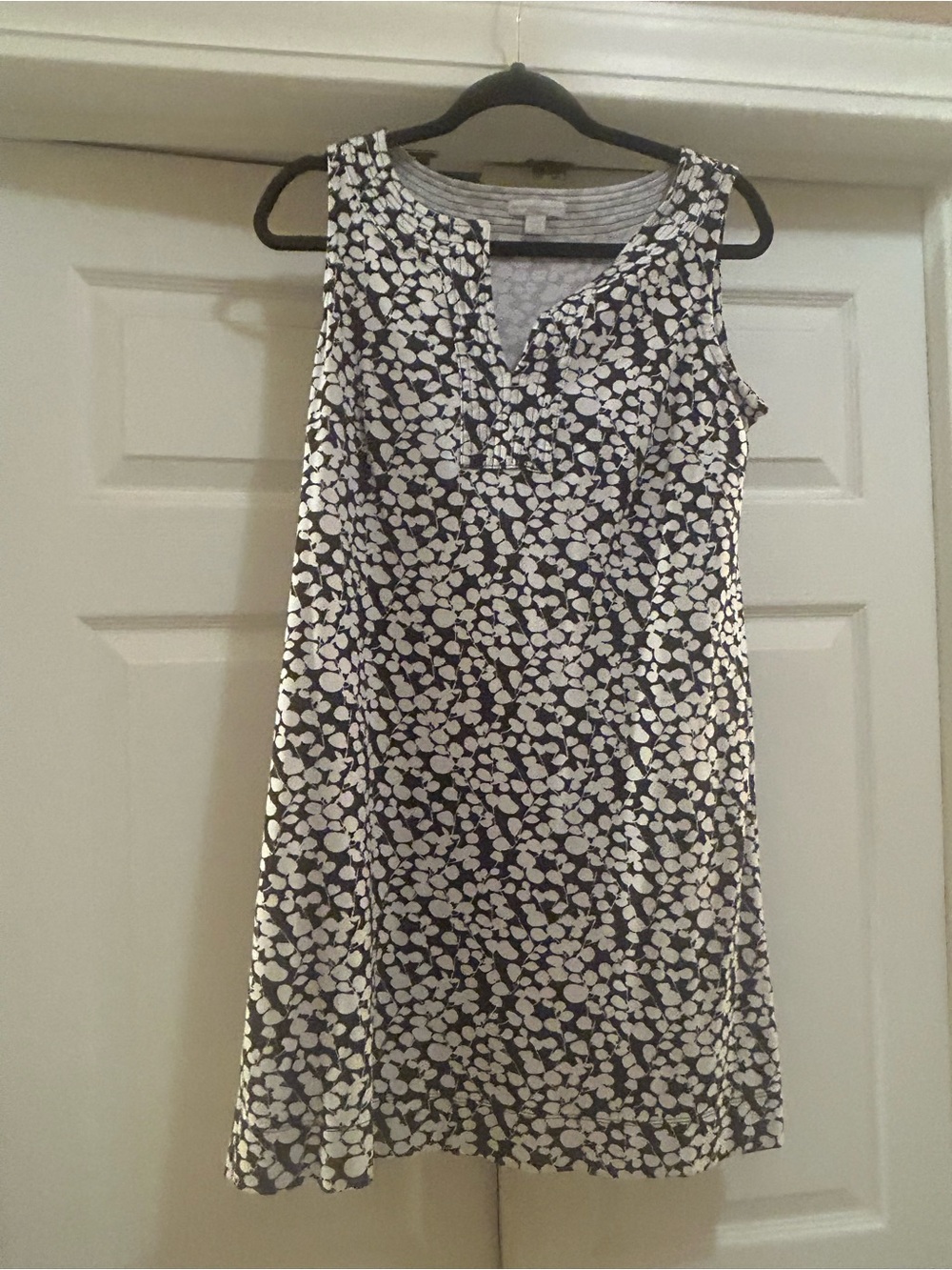 New York & Company Navy and White Floral Sleeveless Shift Dress